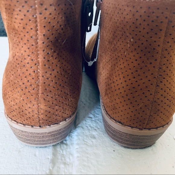 Cat & Jack Debbie Ankle Bootie w/ Zipper Size 3 - Picture 6 of 9